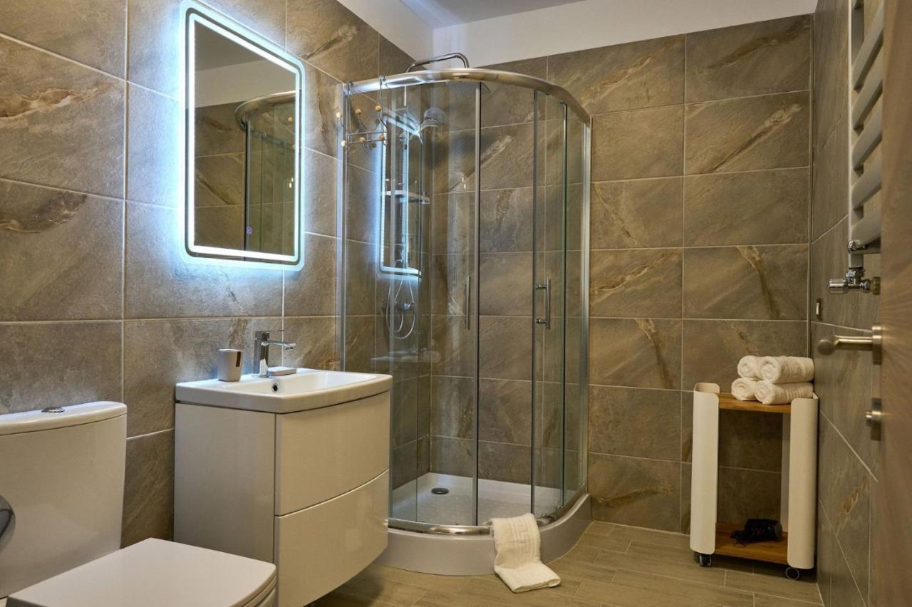 Vintage Breeze Apartment - Spa Pools Resort Mamaia Esterno foto